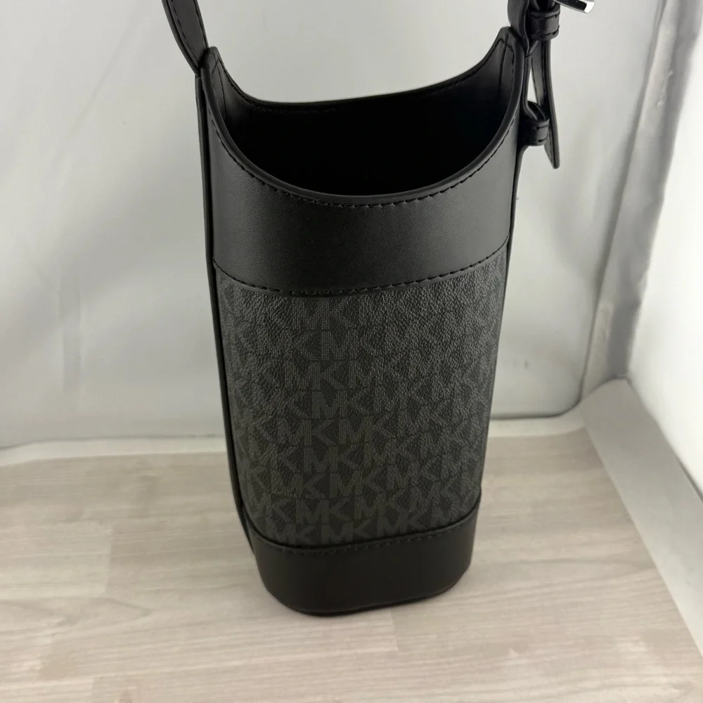 Michael Kors Black and Gray Wristlet